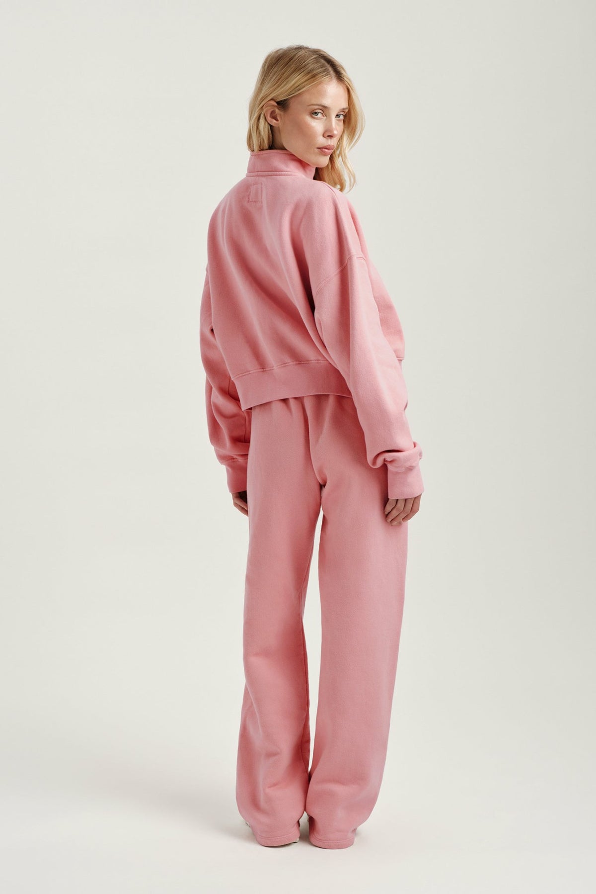 MIDWEIGHT SWEATS STAPLE STRAIGHT LEG SWEATPANTS - INVERSE ROSEBUD | SET ACTIVE Classic