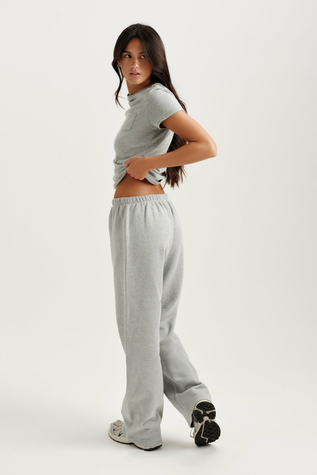 MIDWEIGHT SWEATS STAPLE STRAIGHT LEG SWEATPANTS - FOG HEATHER GREY | SET ACTIVE Signature