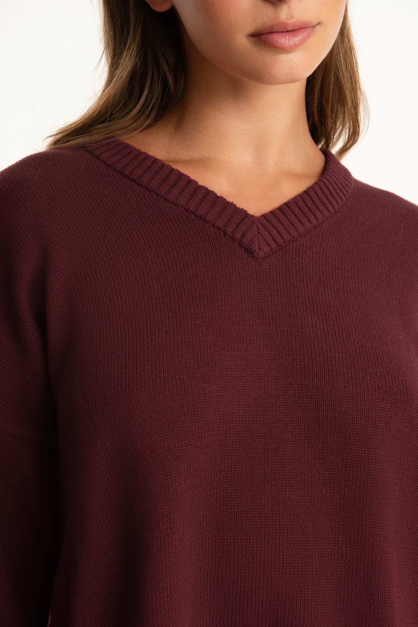 SET X PARKE COTTON V-NECK SWEATER - RHUBARB | SET ACTIVE Trending