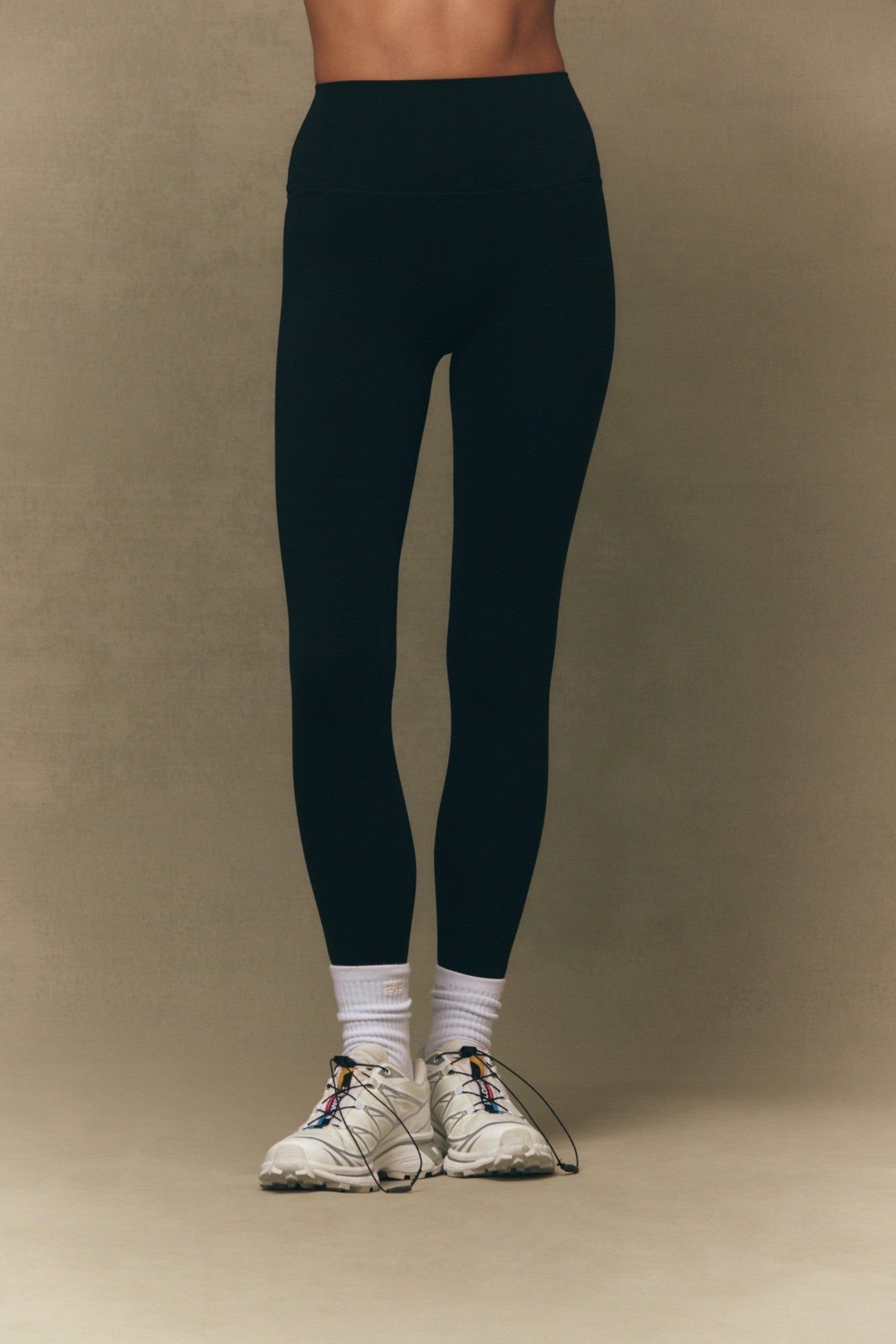 SPORTBODY® SPORTY HIGH-RISE LEGGINGS - ONYX | SET ACTIVE Classic
