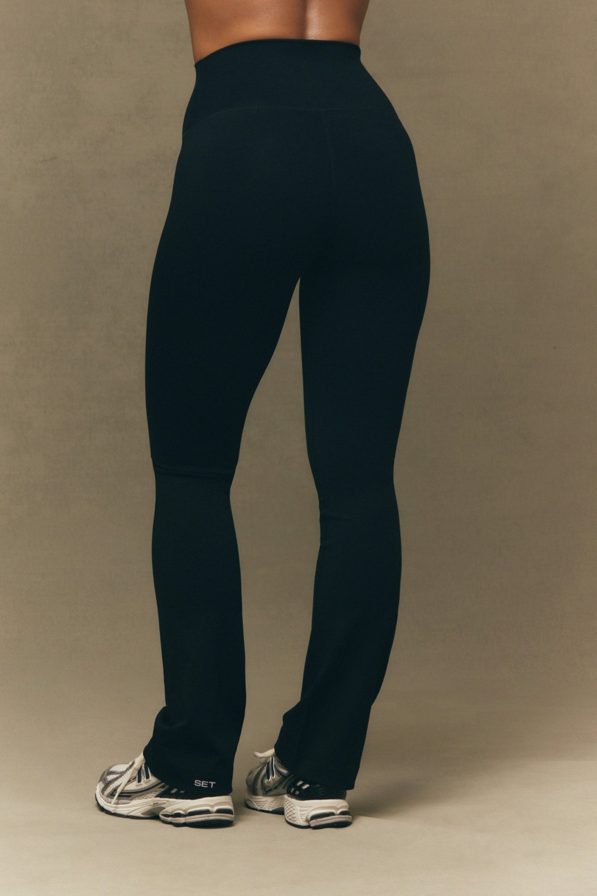 SPORTBODY® SPORTY STRAIGHT HIGH-RISE LEGGINGS - ONYX | SET ACTIVE Popular