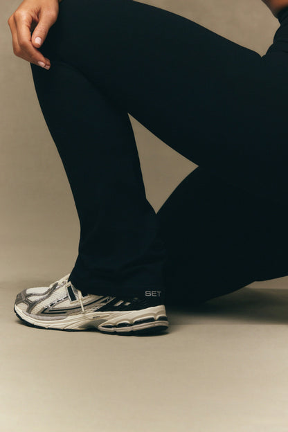 FORMCLOUD® CLOUD STRAIGHT HIGH-RISE LEGGINGS - ONYX | SET ACTIVE Recommended